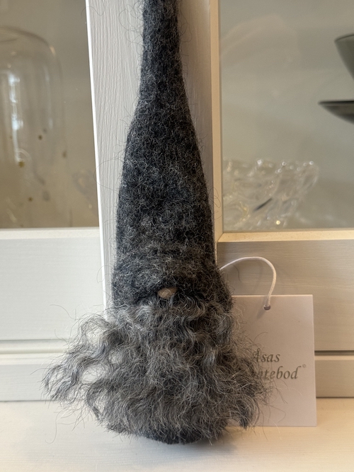 grey tomte