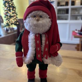 Tomte w/star scarf, red vest